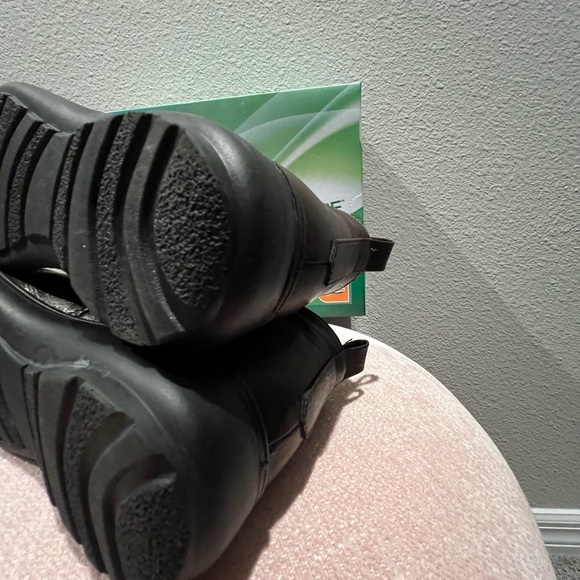 Easy Street women boots size 9. - Picture 4 of 5